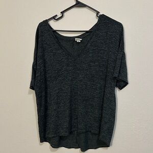 Green V-Neck Short Sleeve Top